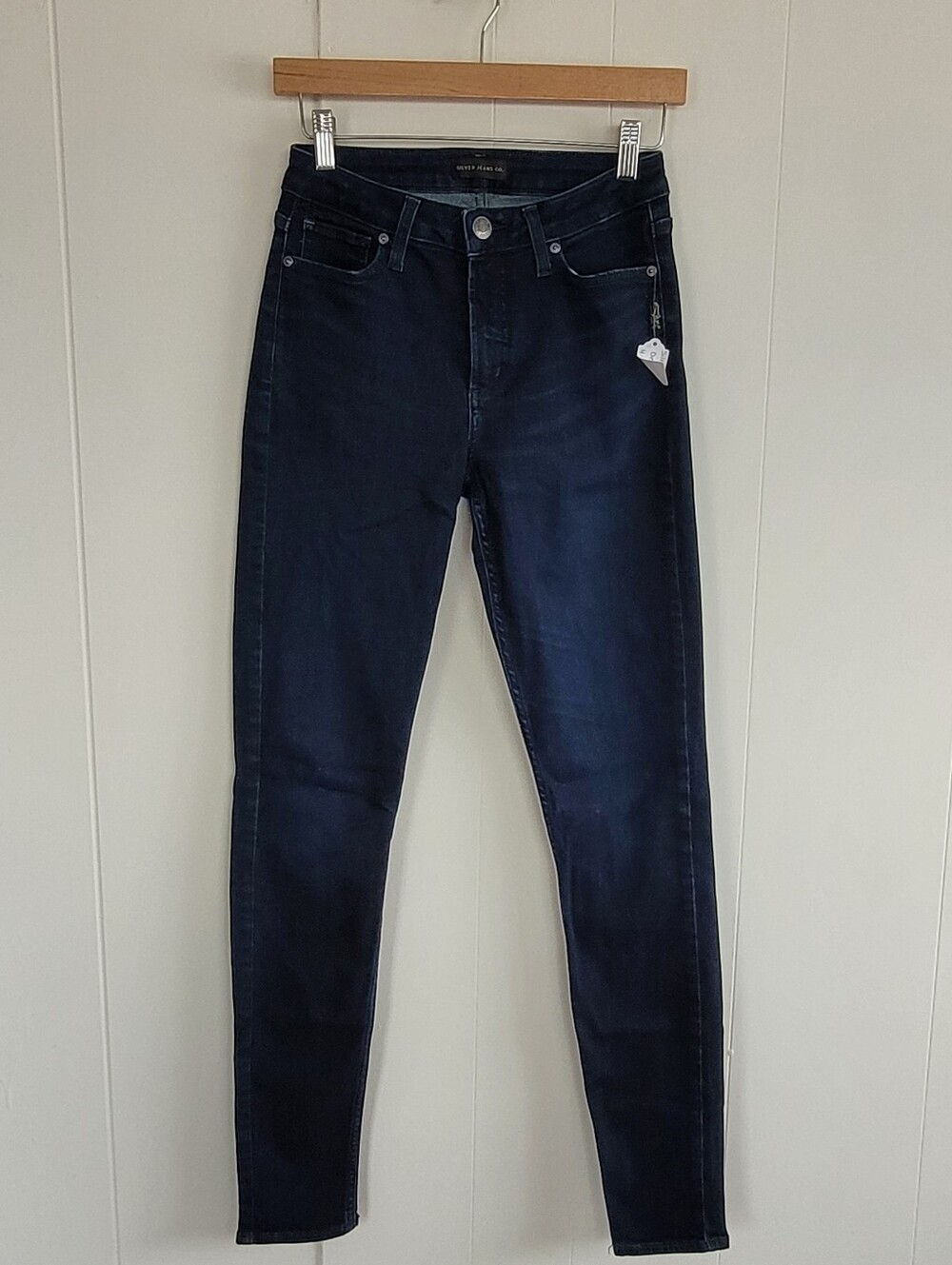 Silver Jeans Co. Size 4 Dark Wash Skinny Jeans